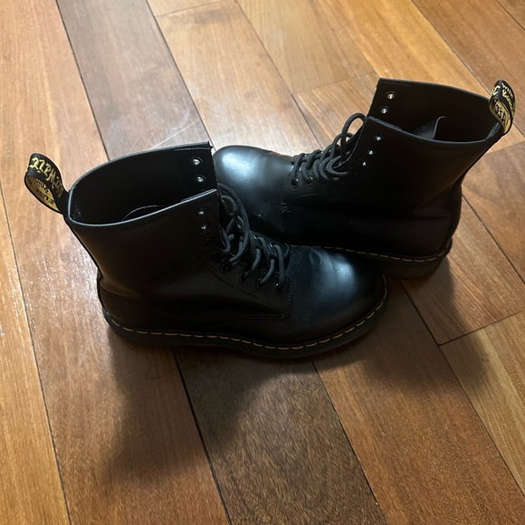 Dr. Martens 1460 | Black Leather Lace-Up Boots | W9 - Picture 1 of 5